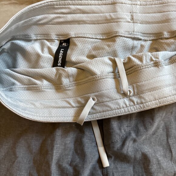 Men's workout shorts with compression - Picture 3 of 4